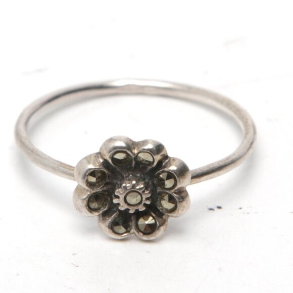Vintage Silver Flower Ring Marcasite Metallic Stone Sterling Delicate Girly - Picture 7 of 13